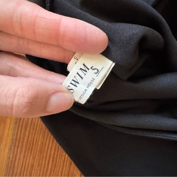 Hackwith Design House One Piece Swimsuit - Picture 3 of 4